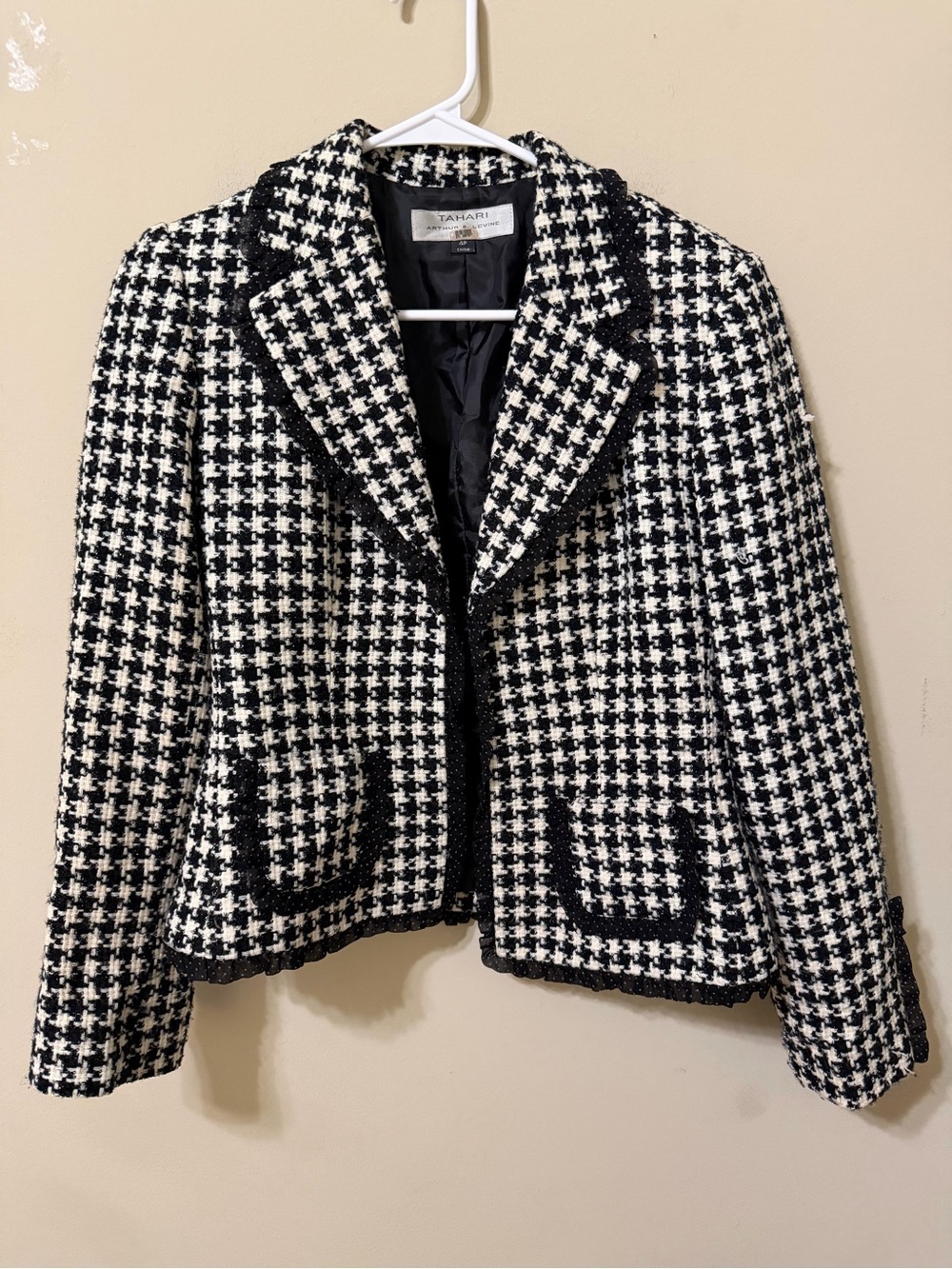Tahari Arthur Levine lace trim 4 petite Black & White Houndstooth Tweed Jacket